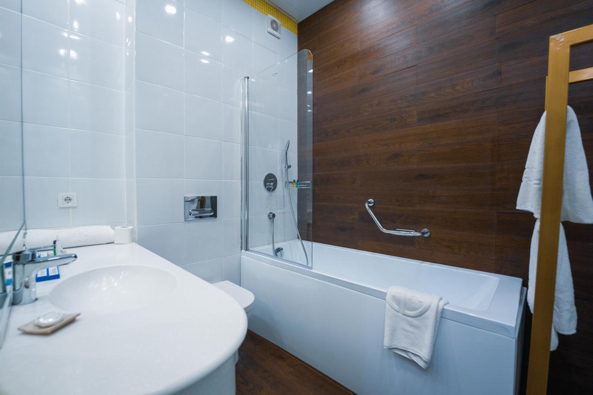 Kazzhol Park Hotel Almaty Ngoại thất bức ảnh