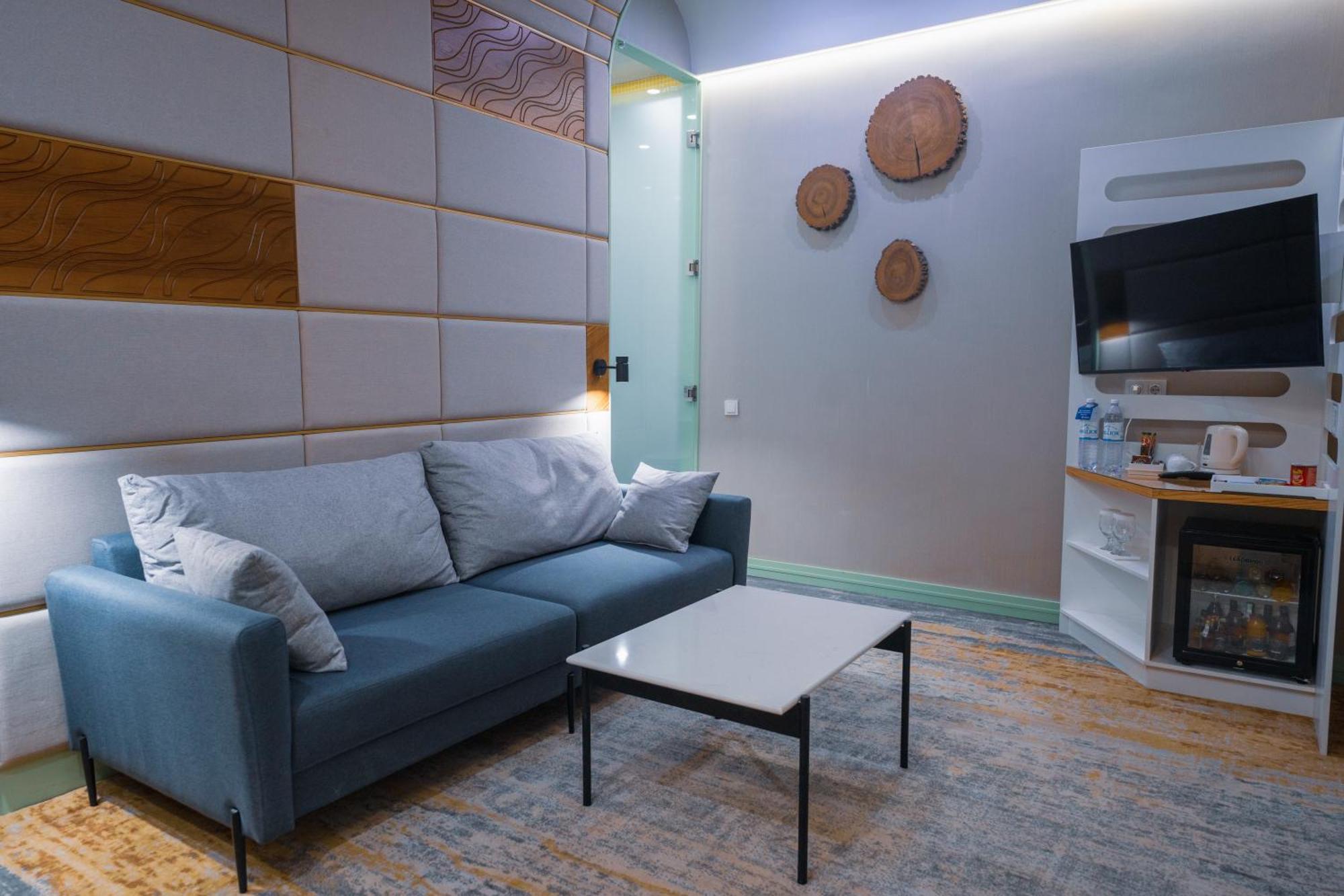 Kazzhol Park Hotel Almaty Ngoại thất bức ảnh