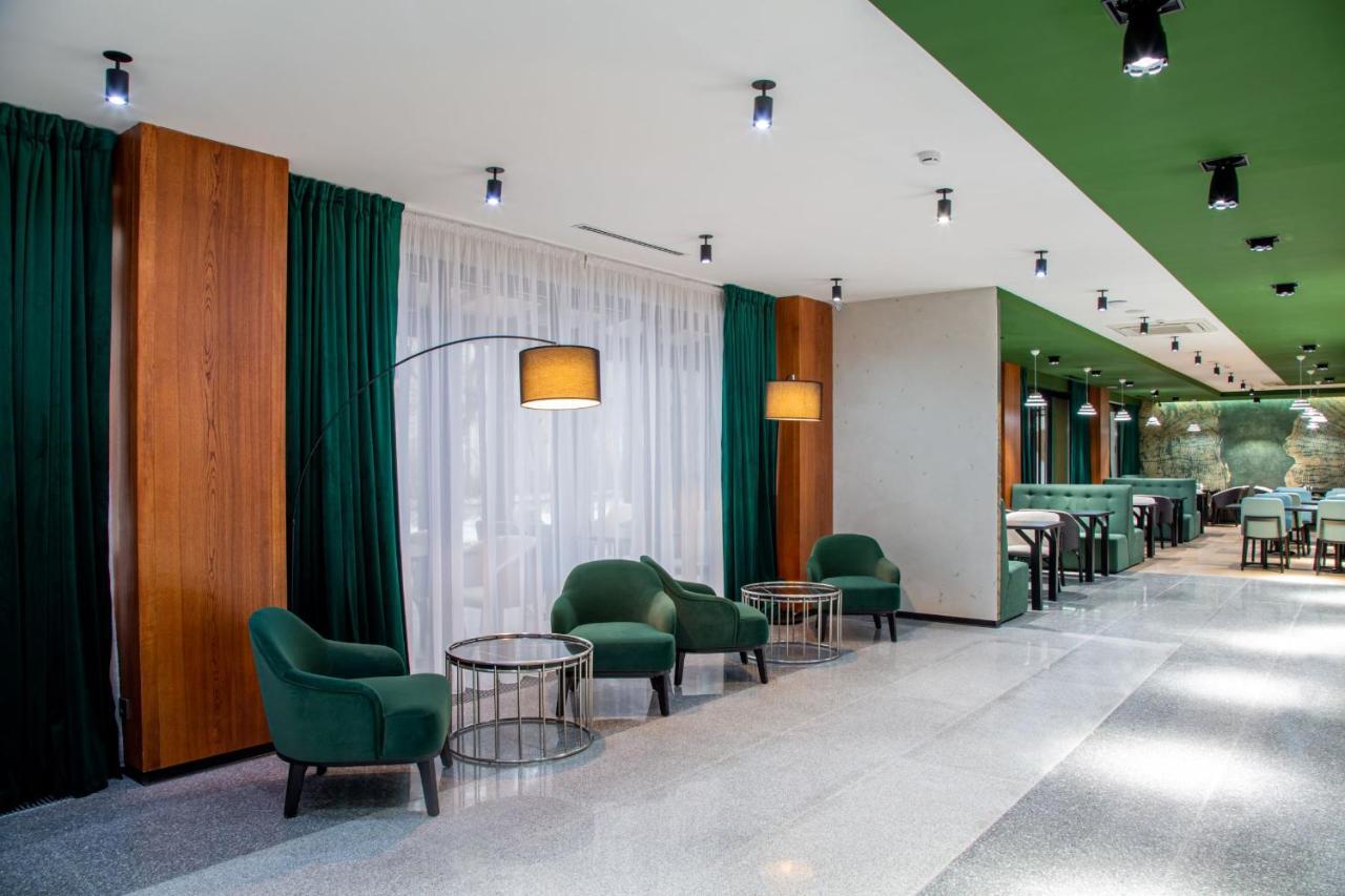 Kazzhol Park Hotel Almaty Ngoại thất bức ảnh
