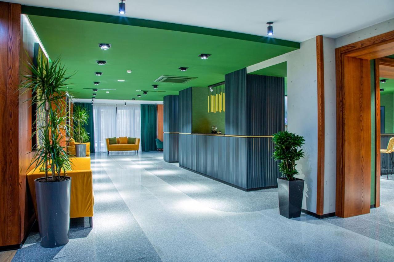 Kazzhol Park Hotel Almaty Ngoại thất bức ảnh