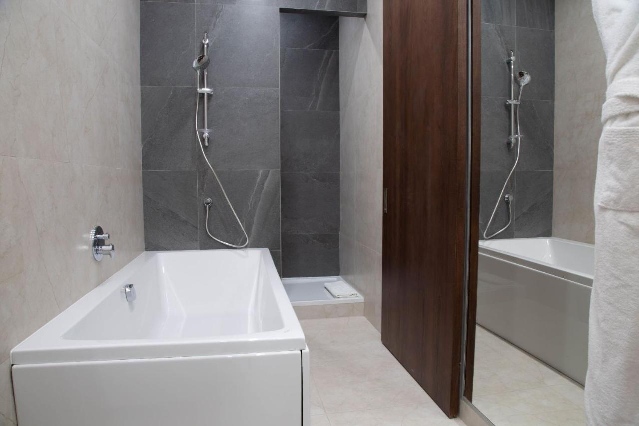 Kazzhol Park Hotel Almaty Ngoại thất bức ảnh
