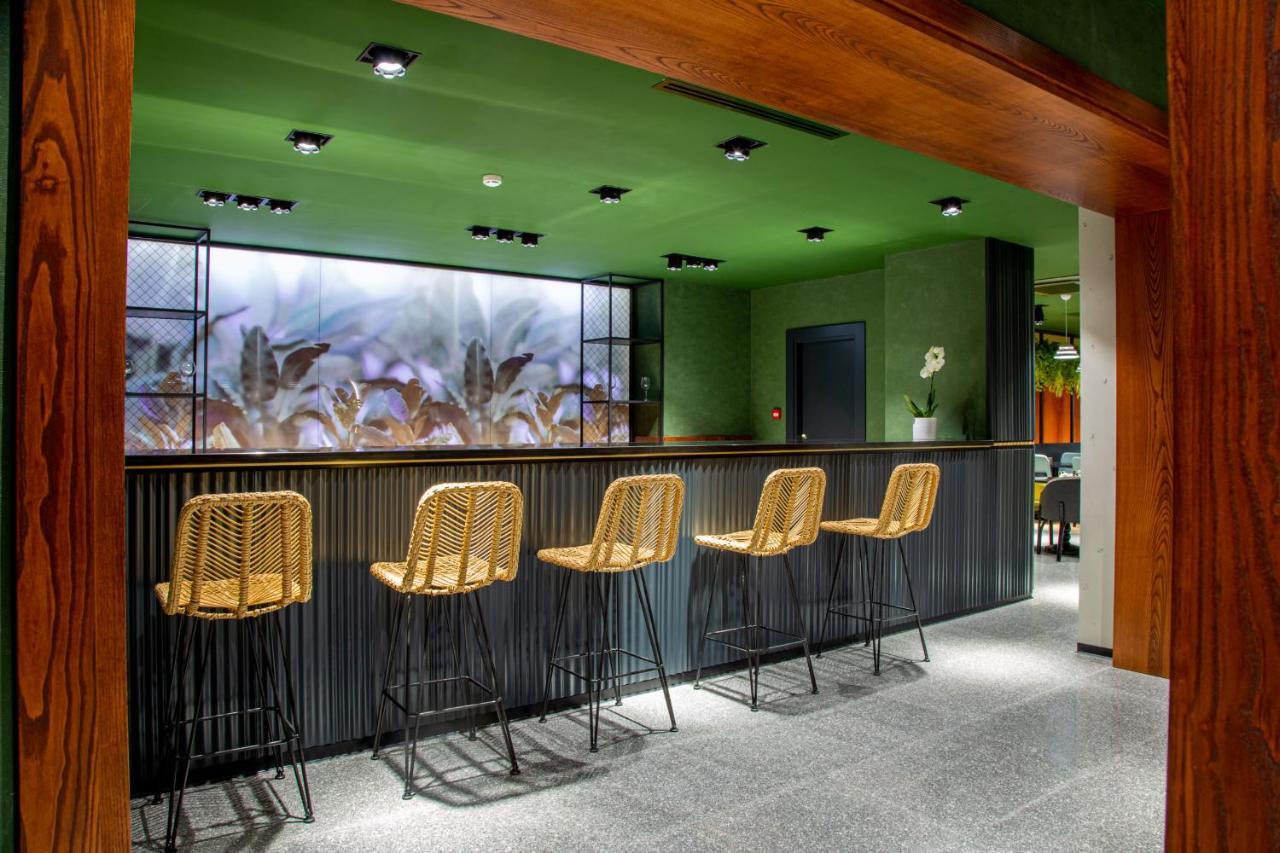 Kazzhol Park Hotel Almaty Ngoại thất bức ảnh